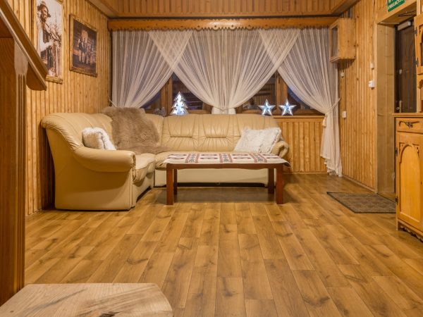 Hol budynku "Karol", pokoje ekonomiczne